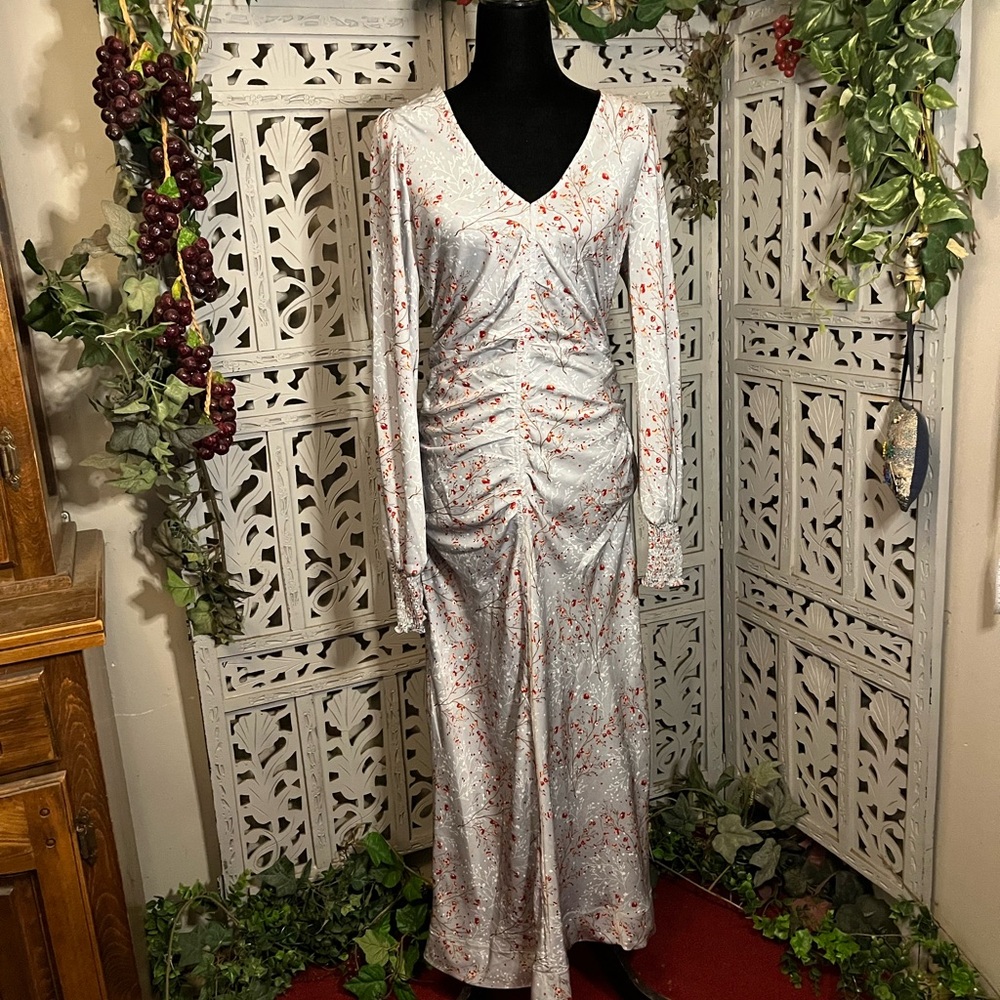 MELLODAY SILKY SHEEN LIGHT GRAY WITH TINY FLORAL ACCENTS LONG SLEEVE MAXI DRESS